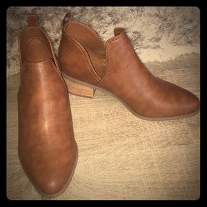 Woman American Eagle heel boots